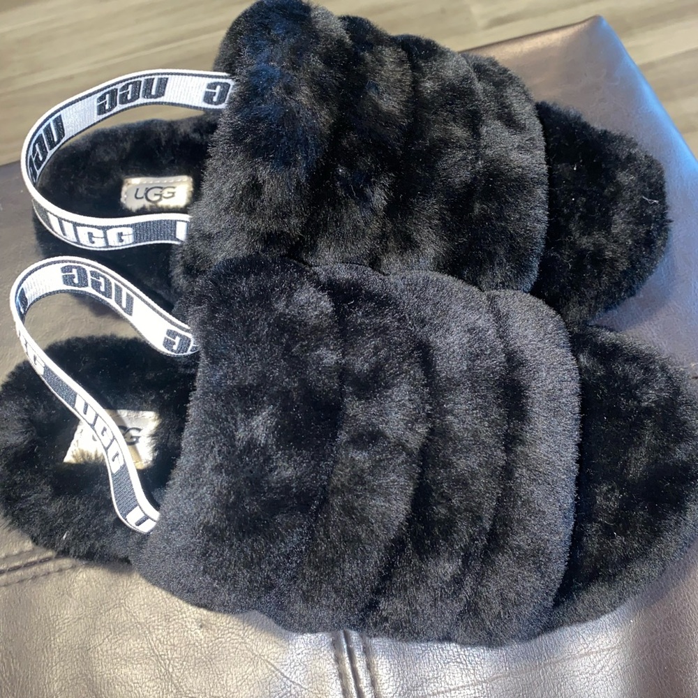 Ugg Fluff Yeah Slides Size 5 in Black